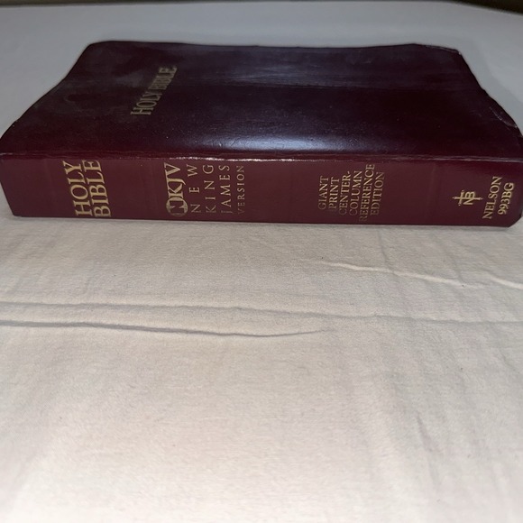 Other - HOLY BIBLE NKJV Giant Print Center Column Reference Edition Nelson 993BG 1994